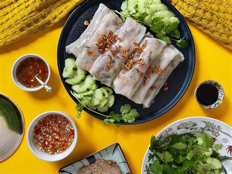  Bánh Cuốn Chả R noteworthy for its delicate rice paper sheets and savory pork filling!