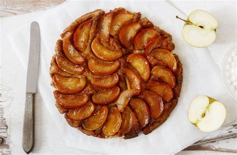  Tarte Tatin! Một Bánh Tarte Caramel Mềm Ngon Ngọt Và Vỏ Táo Giòn Rụm