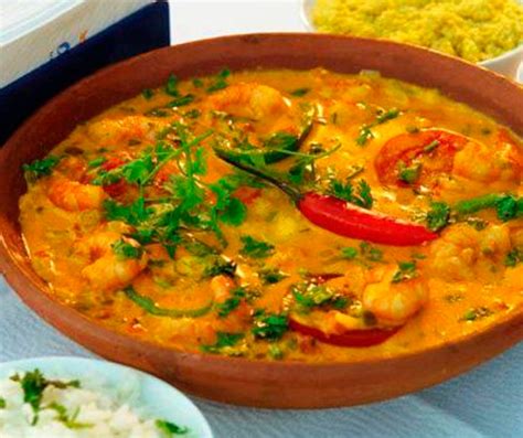  Moqueca de Camarão: Một món ăn Bahia bùng nổ với hương vị của biển và sự ấm áp của gia vị!